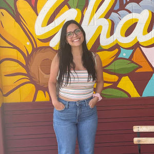 Meet your Posher, Alexis